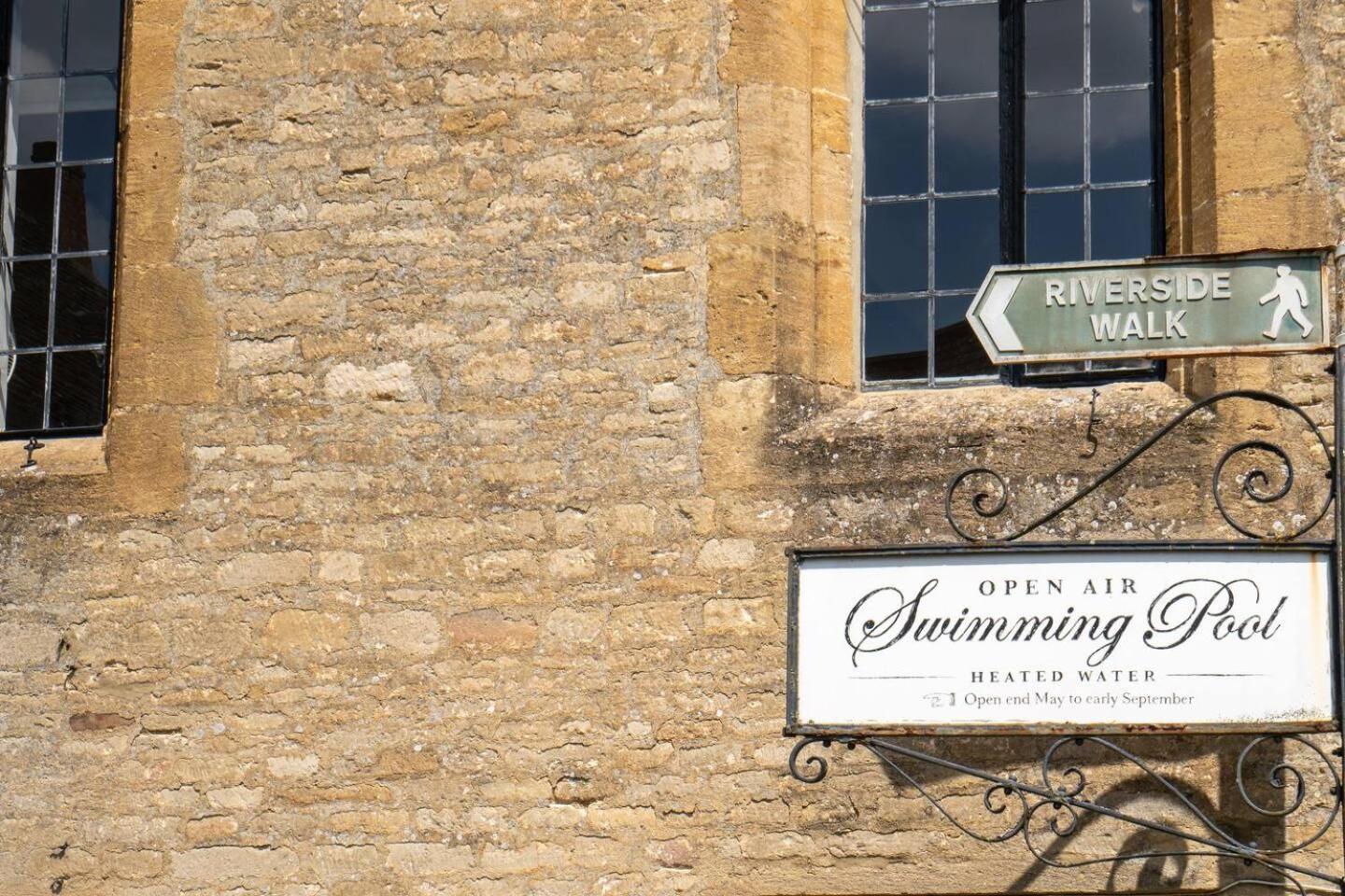 Quarry Cottage Courtyard Garden Pass The Keys Cirencester Exteriér fotografie